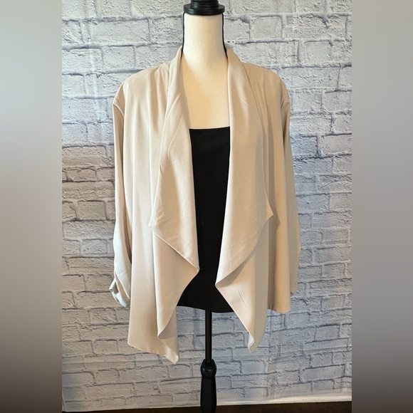 Elegant Cream Women's Cardigan - Picture 1 of 4